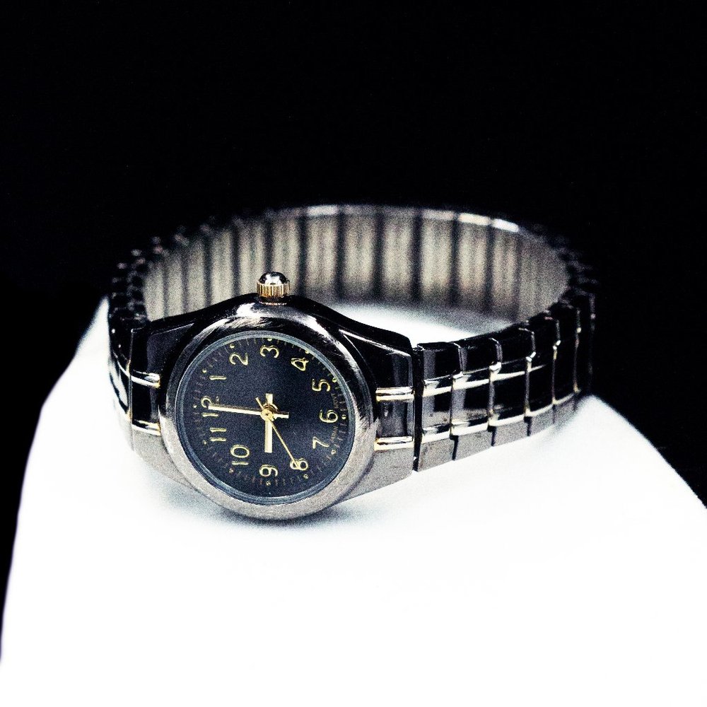 GUN METAL GREY TONE LINK QUARTZ WATCH - JWOQSL1